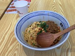 -魔都三兄弟酸辣粉·蘸卤炸串(虹桥万科店)