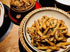 咸蛋黄炒茄子-吃饭皇帝大(解放西路店)