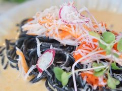 阿拉斯加蟹肉配海胆酱墨鱼汁意面-CHILLAX轻乐时(侨建·Hi City店)