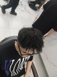 -尤司男士国潮理发馆