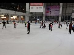 -冰纷万象滑冰场(深圳万象城店)