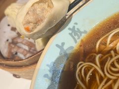 蟹粉小笼-沈大成(南京东路店)