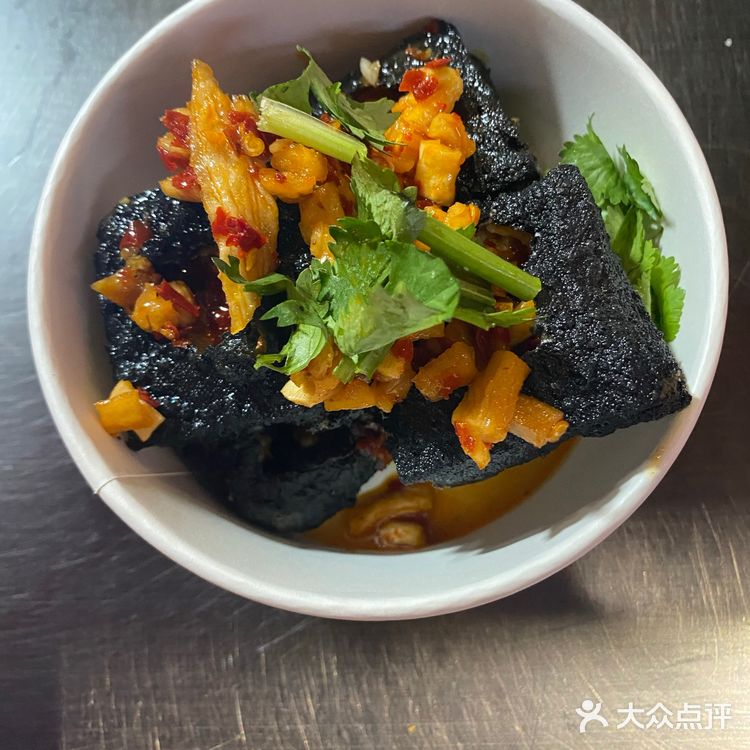 长沙三家著名臭豆腐[吐]对比（来长沙必吃[胜利]）