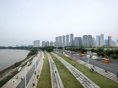 -南京眼步行桥