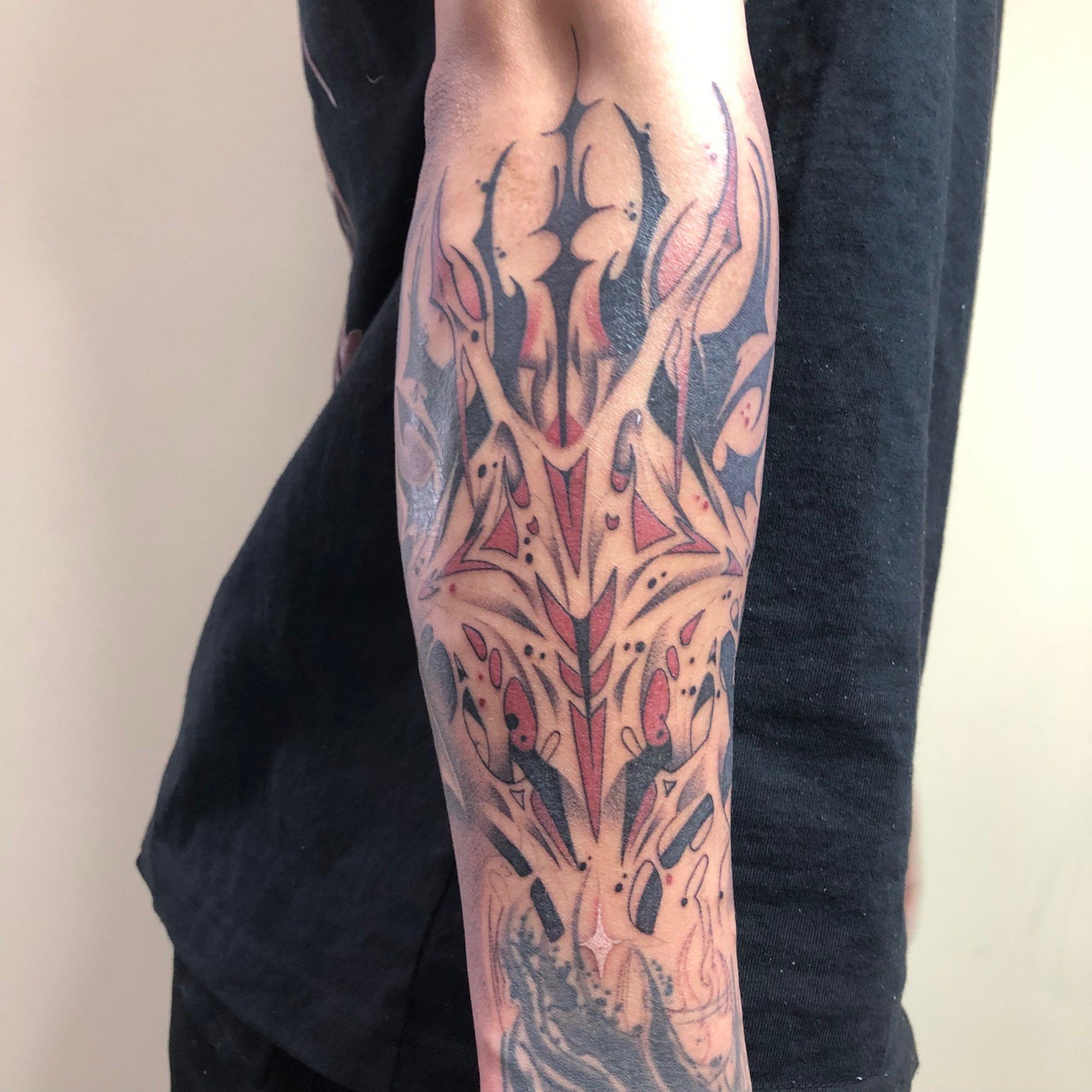 css浮动元素在Flexbox中表现异常怎么办_避免将float与flex混用优先使用flex完成布局需求