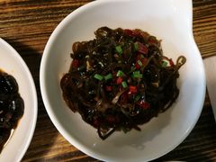 酸辣海带丝-每食每刻·皖北新民地锅鸡