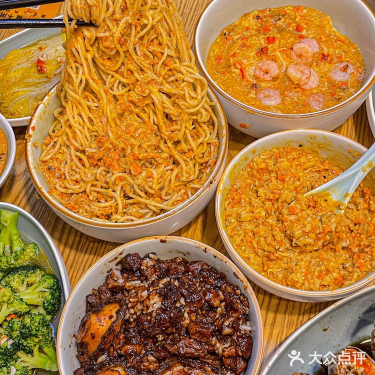 好吃晕️在杭州一定要来吃这碗40多r的蟹黄饭️