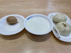 -李与白包子铺(桐梓林店)