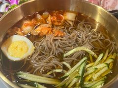 -围炉肉舍•炭烤活鳗•丹东海鲜烤肉(步行街店)