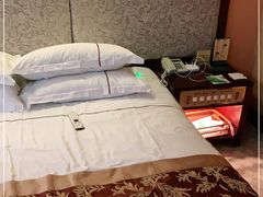 -誉兴大酒店(昆山高铁南站柏庐南路店)