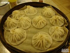 27150707_360153719-老班长手工灌汤包老店(东山店)