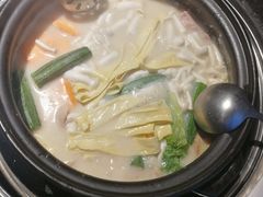 -大匠工房古船木艺术餐厅·猪肚鸡专门店(长白仙岛店)