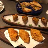西兰花搭配了他家特制的酱汁 味道适中清爽