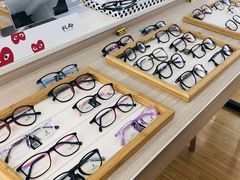 -悦目眼镜(蔡司战略合作门店)