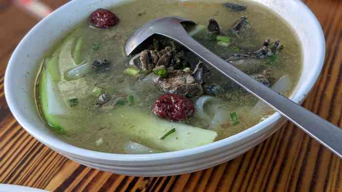 小桃园煨汤馆-"自己一个人特地去找的这一家,有种酒香不怕.