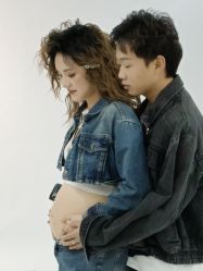-十月日记高端孕妈妈摄影(黄金大厦店)