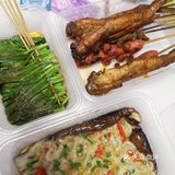 今晚点了张三疯烧烤，真的越做越差了烤鸡翅一点也不新鲜