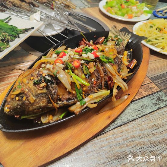 鹤岗小串串鲜生烧烤(盛世花园店)