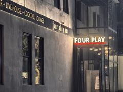 -FOUR PLAY BAR