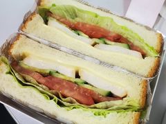 经典鸡肉鸡蛋夹心半伴三明治-多乐之日(和平伊势丹店)