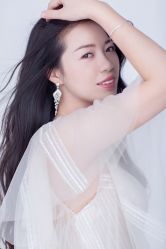 -onlygirl摄影美学馆高端定制(江滩店)