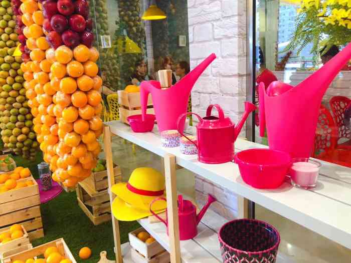 juice world-"当地水果饮品连锁店的赶脚,酒店附近两家,.