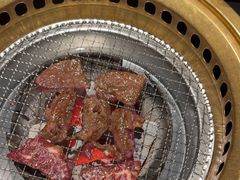 -山川小町·极番烧肉(新地假日广场店)