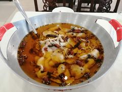 -鑫巴蜀小镇 · 水煮鱼专研店(玉桥店)