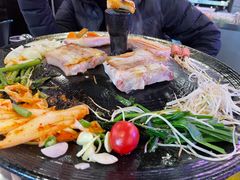 -豚豚家돈돈가韩国锅盖烤肉(新北万达店)