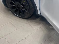 -TESLA 特斯拉(上海太古汇体验店)