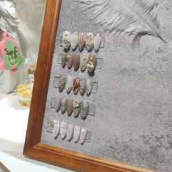 -花岐款式专研健康美甲沙龙