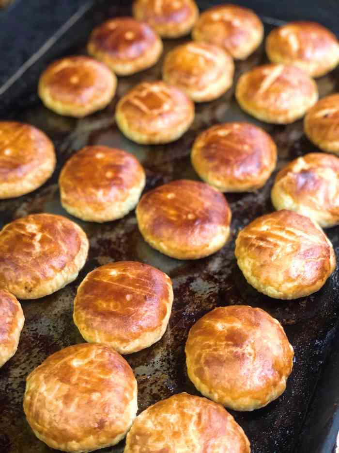 打分 我真的超级喜欢吃他们家椒葱饼!外皮酥脆内馅咸甜香葱口味!