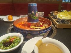 番茄牛油鸳鸯锅-咏江南·苏式火锅·苏州评弹(观前街店)