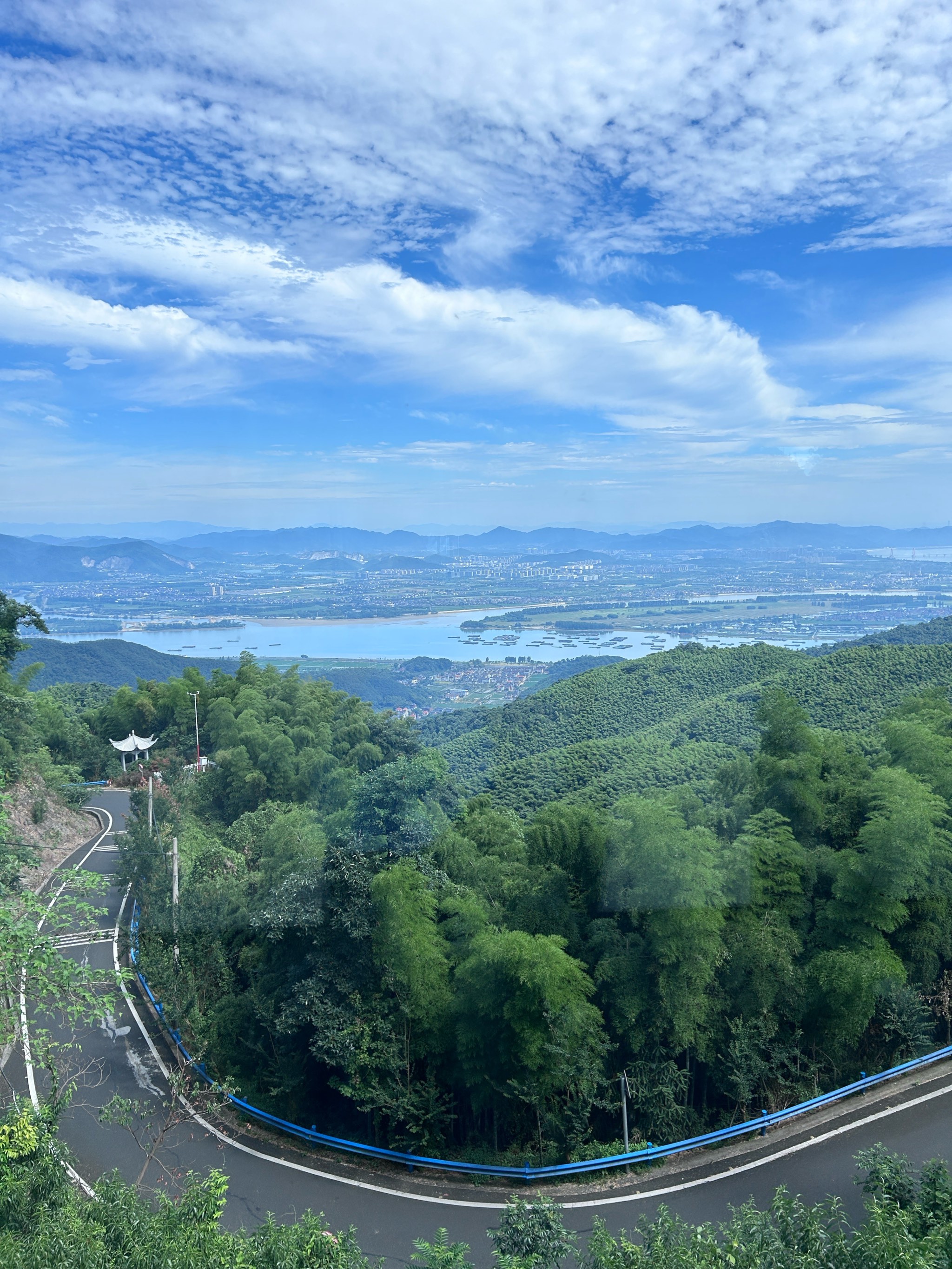 山顶的风景真美啊图片