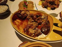 -八府香鸭·啫啫煲(华山路店)