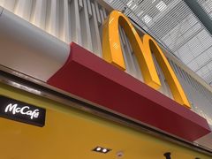 -麦当劳(深圳北站B2检票口楼上)