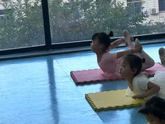 -Isee灰姑娘国际儿童艺术中心(BHGMall店)