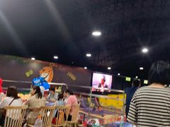 -嘿哟动霸CHUA·新潮玩运动娱乐中心·蹦床滑冰团建乐园