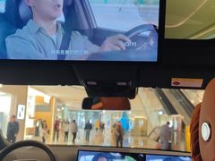 -理想汽车(世纪汇店)
