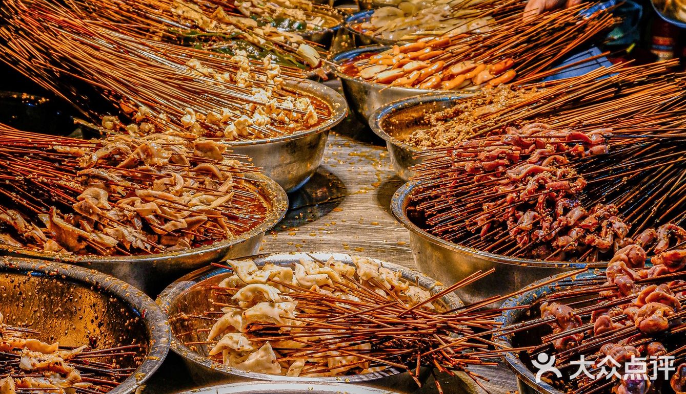 成都旅游必吃！人均25r的钵钵鸡天花板