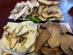 -野菌皇海景野生菌火锅(滨海大道店)