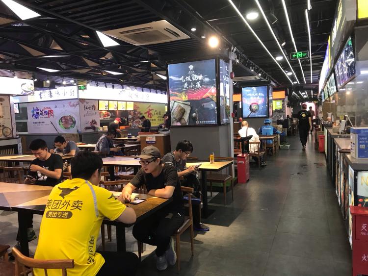 黄小递美食联盟-"开在肇嘉浜路大木桥路口大楼的地下一层,有.