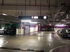 -万象城-停车场