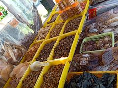 -霞涌市场海鲜摆卖区