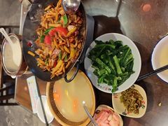 -富正毅三下锅·湘西韵味(天门山索道店)