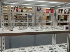 -无奔眼镜·蔡司·依视路授权店(马家堡店)