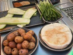 -呼吉牧蒙古烤肉·烧烤·小龙虾