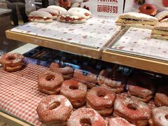 -巴黎贝甜(大宁国际商业广场店)