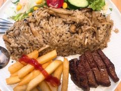 雪花牛肉粒配黑松露烩米饭-红小满休闲餐厅(十全街店)