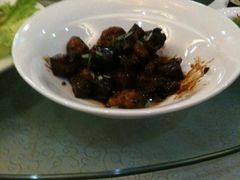 小土豆红烧肉-聚友居酒楼